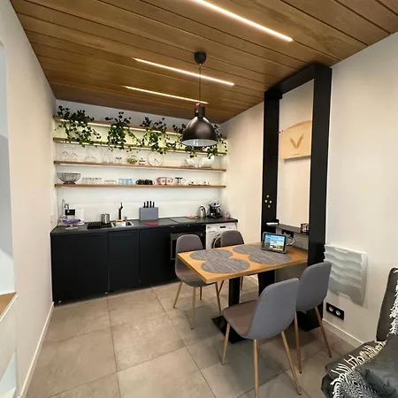 Apartment Emun , Old Town, Smart, Netflix And Relax *